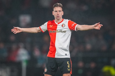 Vermoedelijke opstelling Feyenoord: Van Persie moet puzzelen in achterhoede