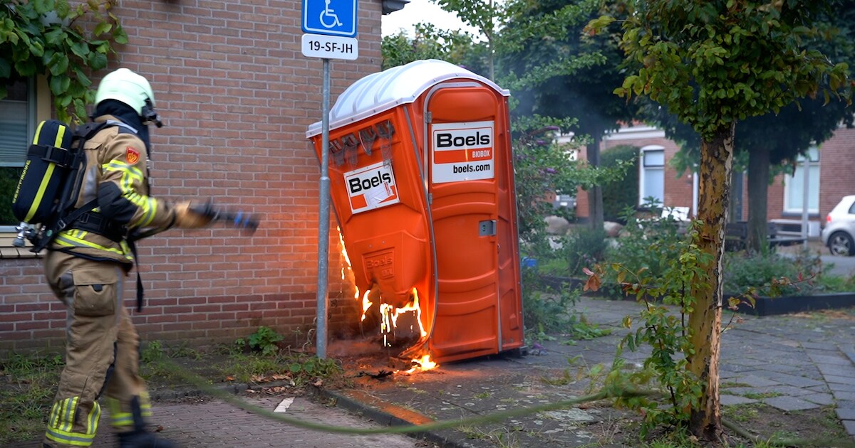 Vrouw in Deventer wil brand zelf blussen, maar dat gaat mis (en dat kan de brandweer niet waarderen)