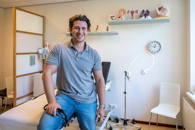 Jonge huisarts Mitchel (30) begint eigen praktijk in Bergen op Zoom: ‘Ik voelde me hier snel thuis’
