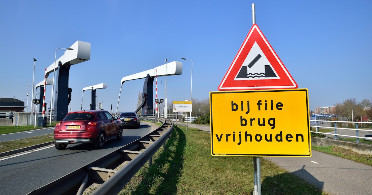 Zorgen over veiligheid Julianasluis bij bestuurders, provincie neemt maatregelen