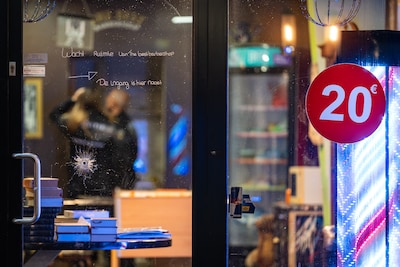 Kappers in Rotterdam en Vlaardingen vlak na elkaar doelwit aanslag: eigenaar ‘staat voor een raadsel’
