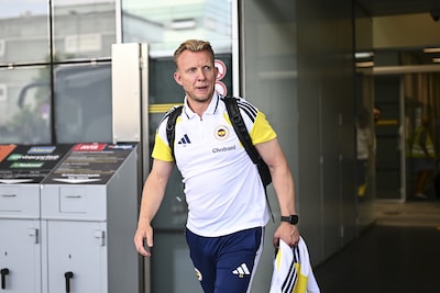 Dirk Kuyt neemt tijdelijk stokje over bij Fenerbahçe na vertrek hoofdcoach