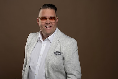 volkszanger-rutger-van-barneveld-uit-tiel