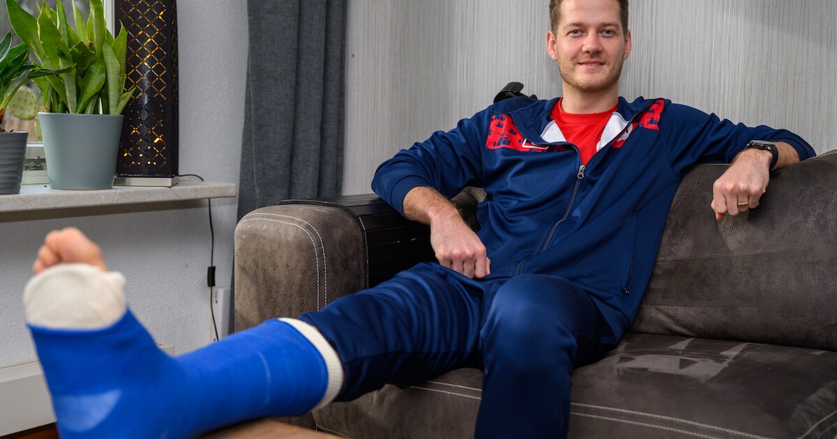 Volleyballer Ricardo loopt dubbele kuitbeenbreuk op: ‘Voelde direct dat het foute boel was’