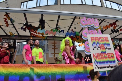 Pride Week Eindhoven: parade, dragbrunch en hoge hakkenrace op het programma