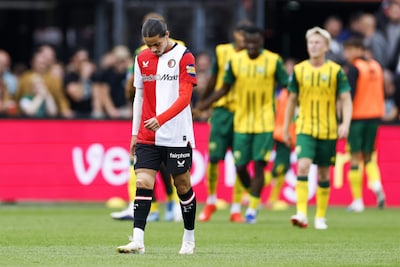 ‘Dit komt hard aan’: Feyenoord morst opnieuw punten in de Kuip, ADO stunt met gelijkspel
