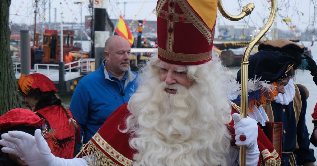Zie ginds kwam de stoomboot! Zo zag de sinterklaasintocht 2025 in Schiedam eruit