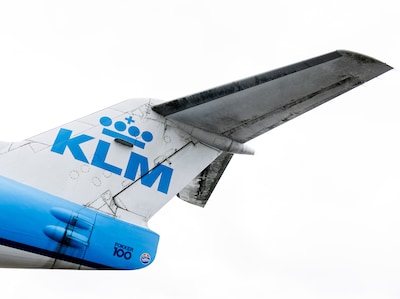 Gratis catering bij KLM op de schop: geen gratis bier, wijn of boterham met kaas meer