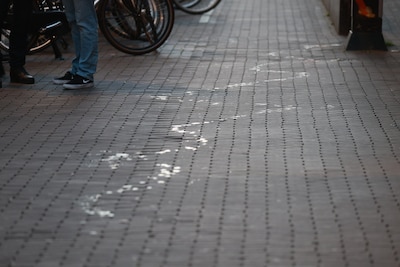 Jetten over explosie bij partijkantoor D66 in Den Haag door vuurwerkbom in brievenbus: ‘Laffe daad v