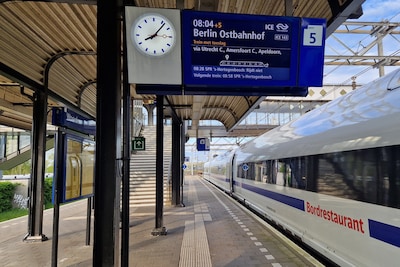 Gute Reise! Bijzonder moment voor treinfans op het spoor bij Woerden (video)