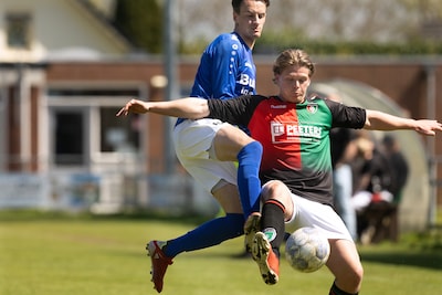 Alaaf voor vv Montferland bij start carnaval in Braamt