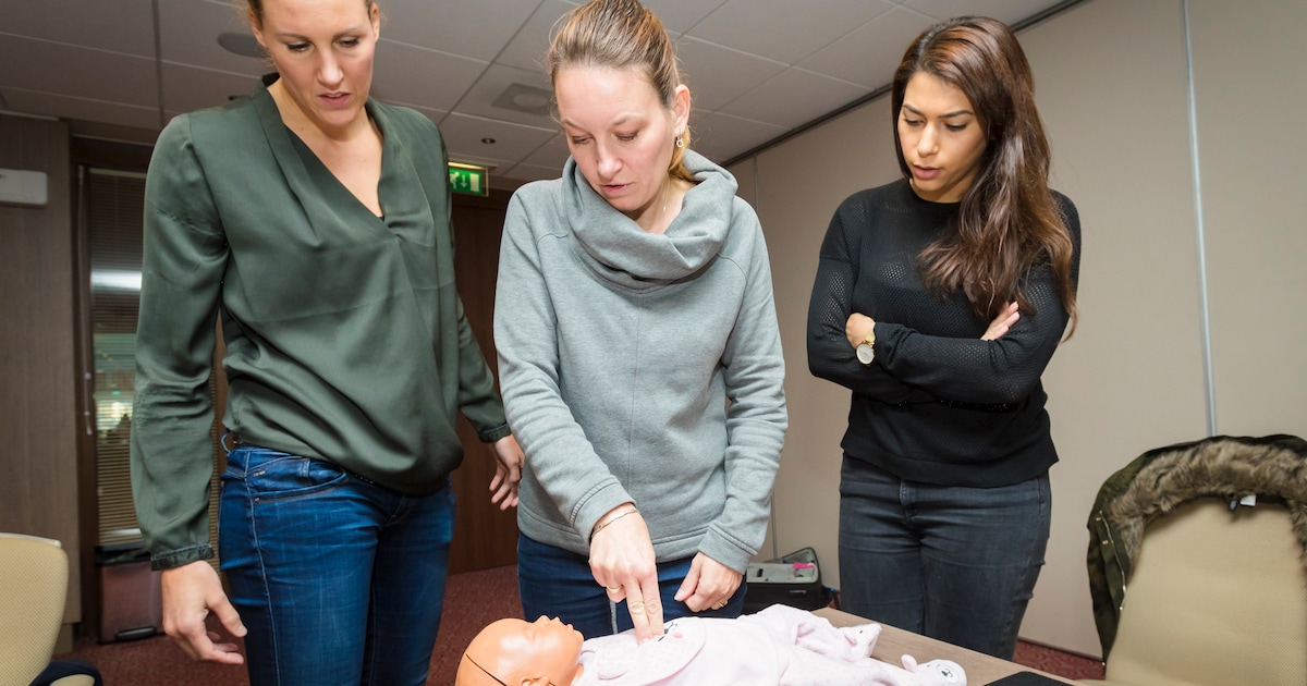 EHBO Vereniging Oostzaan houdt cursus voor reanimeren baby's en kinderen