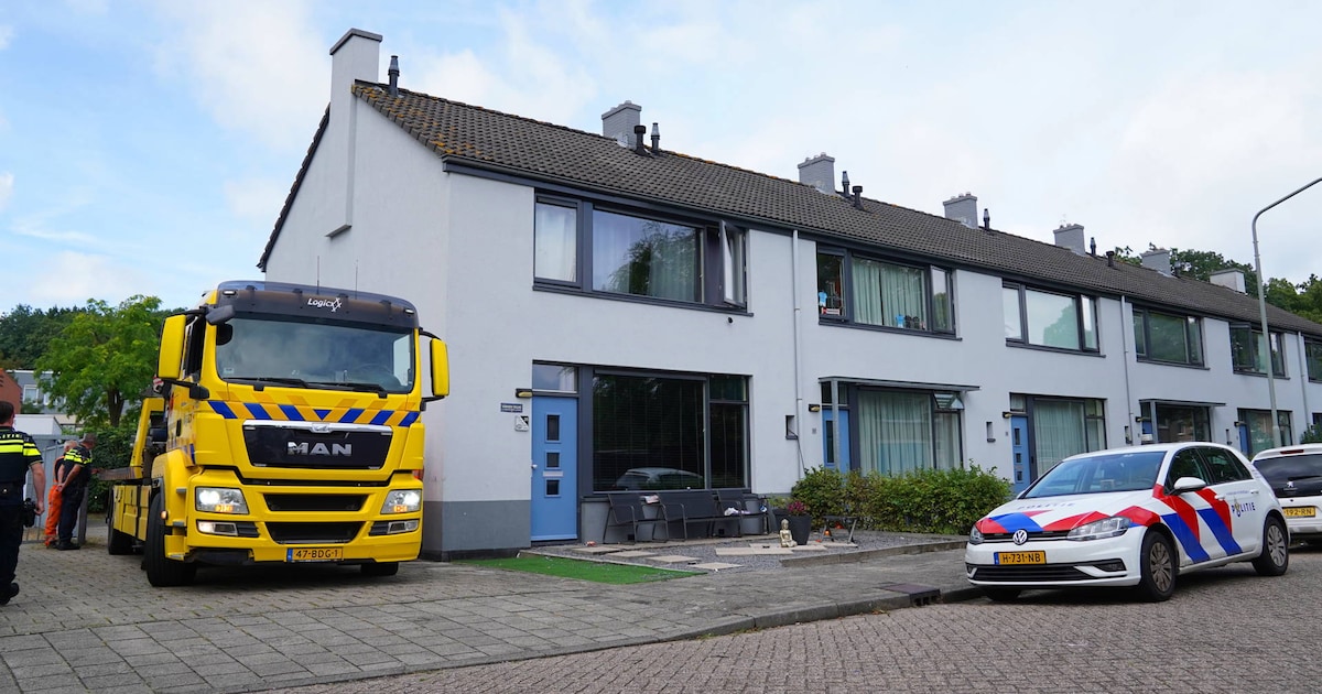 Gps-tracker leidt naar schuur met drie gestolen motoren; twee verdachten aangehouden