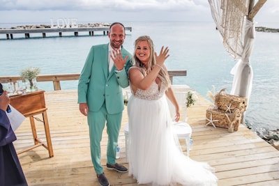 Linsey en Danny trouwden op Curaçao: 'Niemand wist dat Dirk Zeelenberg ons zou trouwen'