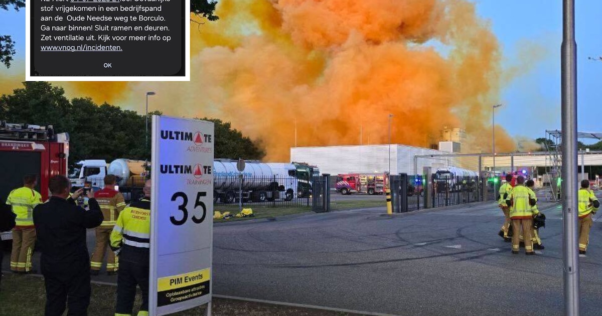 Ongeval met gevaarlijke stoffen bij Campina-fabriek Borculo; explosie in silo gezien en gehoord, rookwolk verdampt.