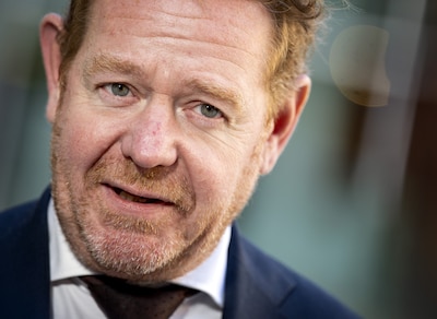 Rekenkamer: Van Weel zette Tweede Kamer op verkeerde been over 10.000 onbehandelde aangiften