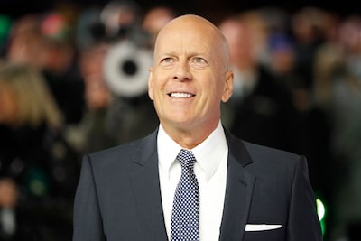 Bruce Willis aanwezig bij bruiloft van dochter Tallulah, Vogue deelt foto’s: ‘Teder moment’
