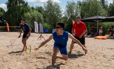 NK AirBadminton en scholentoernooi in Veghel op Beach Hazelberg