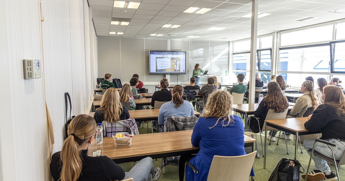 Gastlessen over discriminatie op Compass in Brunssum