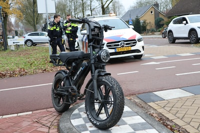 Fatbiker gewond bij botsing met auto op kruising in Waspik