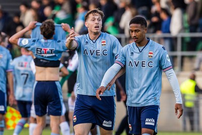 Willem II vreest voor degradatie na dreun in Dordrecht: Tilburgers verliezen eerste duel in play-offs