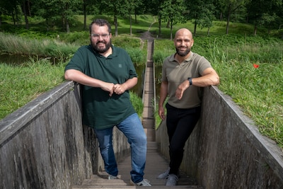 Politiek scheidt hun wegen, vriendschap blijft: Joey van Aken en Dominique Hopmans nemen afscheid al
