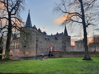 Wa? In dit tv-programma noemen ze Helmond een 'stadje vlakbij Eindhoven'