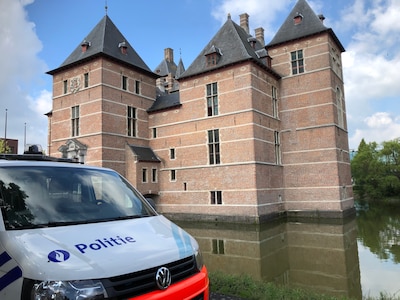 “Mijn cliënte schonk hem zelfs koffie”: valse bankmedewerker licht bejaarde slachtoffers op voor tie