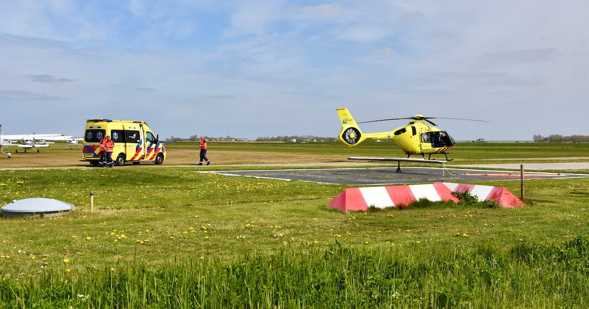 Parachutist gewond na harde landing op de Postweg in De Cocksdorp