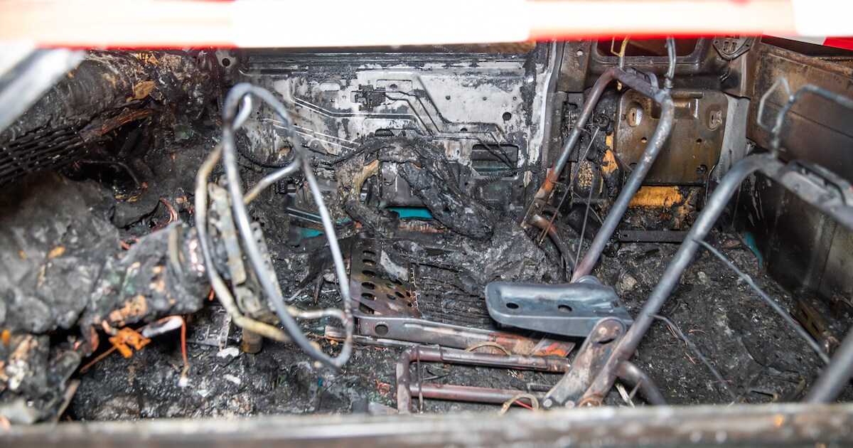 Auto brandt uit op Koaibosk in Terwispel