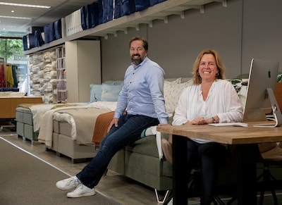 Na 70 jaar stoppen Esther en Roland met beddenwin­kel: 'Iedere generatie heeft het ongeveer twintig 