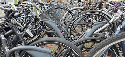 Tijdelijke fietsenstalling opent bij Titus Brandsmalyceum in Oss