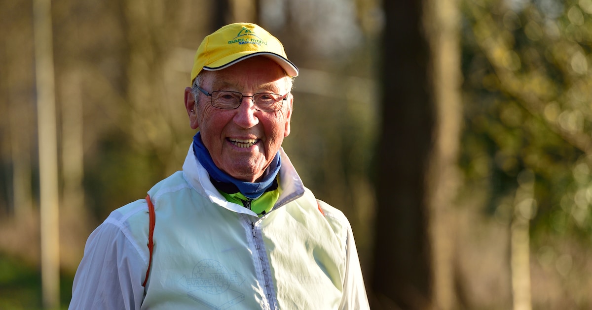 Wandelkoning Piet (80) loopt drie keer de wereld rond: ‘De schoenmaker ...