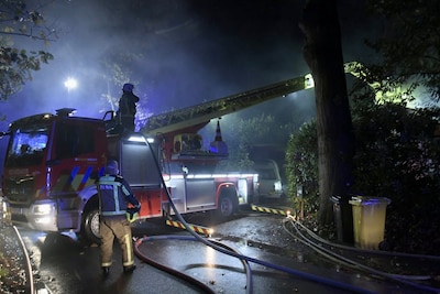 Zware brand vernielt houten huis langs Velodreef in Essen