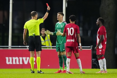 Blamage Jong Ajax tegen hekkensluiter Jong Utrecht, keeper Joeri Heerkens de schlemiel