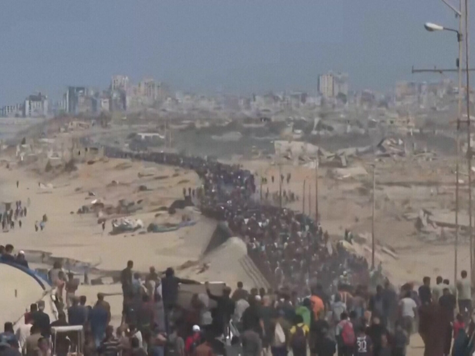 Grote volksverhuizing in Gaza na ingaan staakt-het-vuren