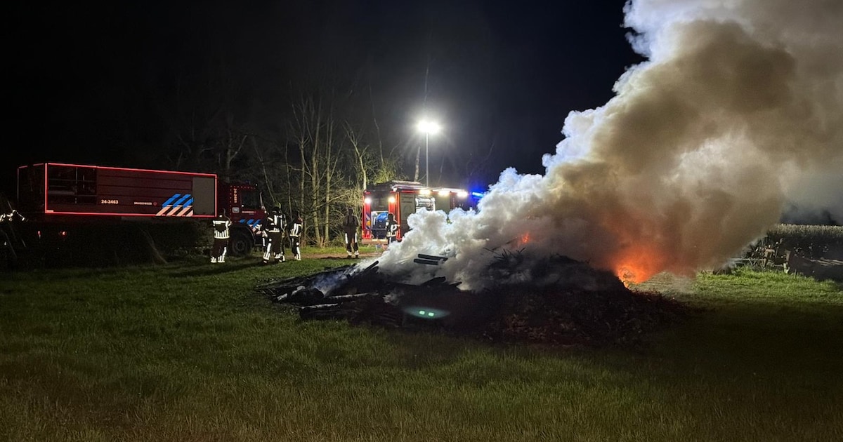 Veel rook bij brand op grasveld aan Waalbroekerweg in Simpelveld