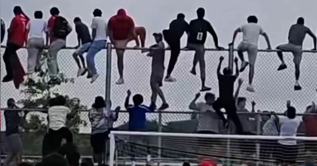 LIVE WK voetbal | Fans klimmen op hekken voor glimp Ronaldo, Salah viert feest door straten van Dall