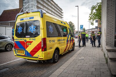 Gewonde bij steekincident op de Katendrechtse Lagedijk in Rotterdam, verdachte op de vlucht
