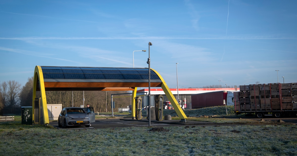 Strijd langs Nederlandse snelwegen: mag laadbedrijf ook koffie en broodjes verkopen?