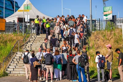 Grote drukte bij NS-bussen bij Eindhoven Centraal door werkzaamheden en uitval na aanrijding