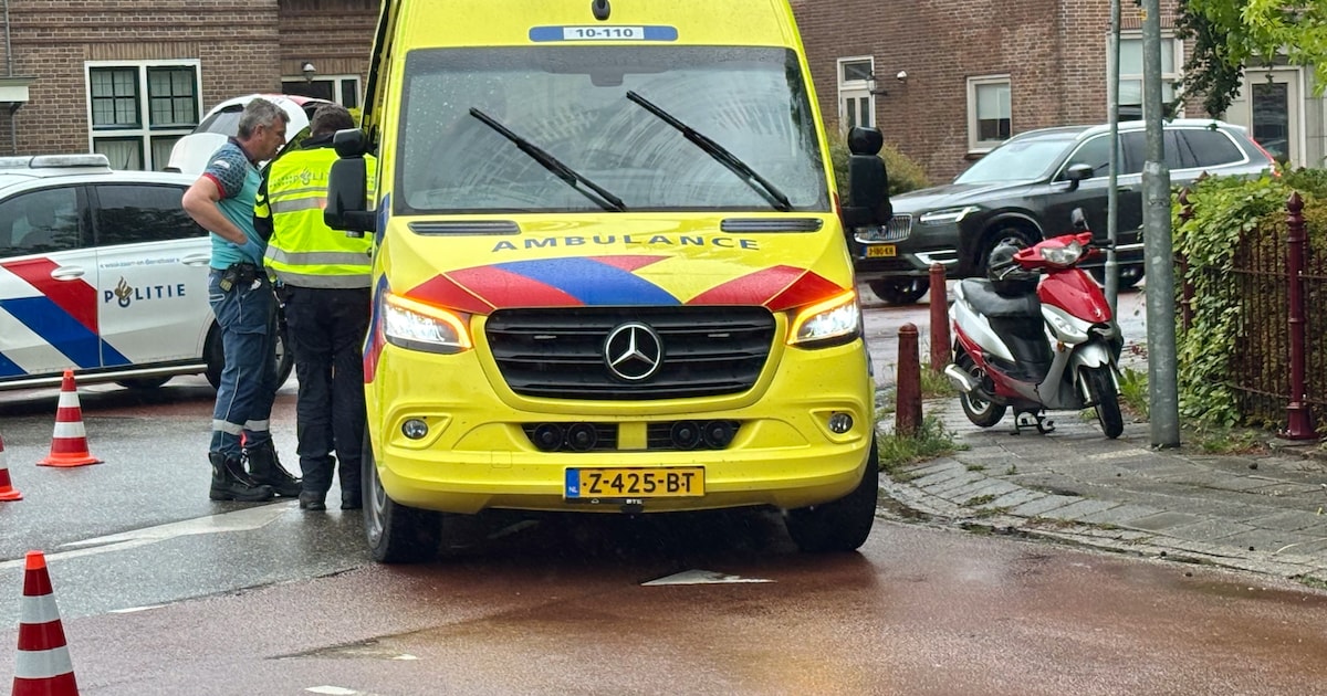 Scooterrijder gewond bij ongeluk in Oosterblokker