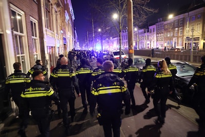 Poppodium Paard ontruimd na vechtpartij, veel politie ingezet