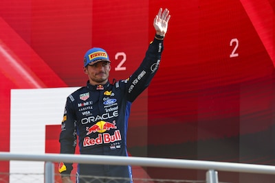 Verstappen niet minder kritisch na podium op Monza: ‘Zeker als mensen je voorbij gaan alsof je een schildpad bent’
