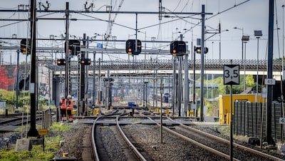 Spoorproblemen tussen Utrecht en Den Haag/Rotterdam duren tot ochtendspits