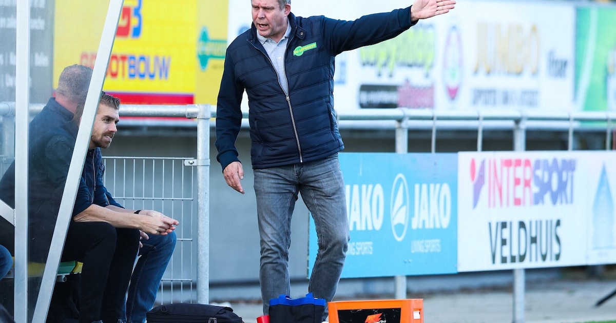 Jurg Bosman stopt als hoofdtrainer bij FC Uitgeest