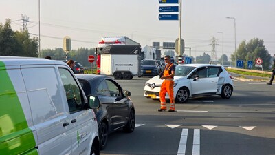 Auto's botsen op N3 in Dordrecht, kleine file