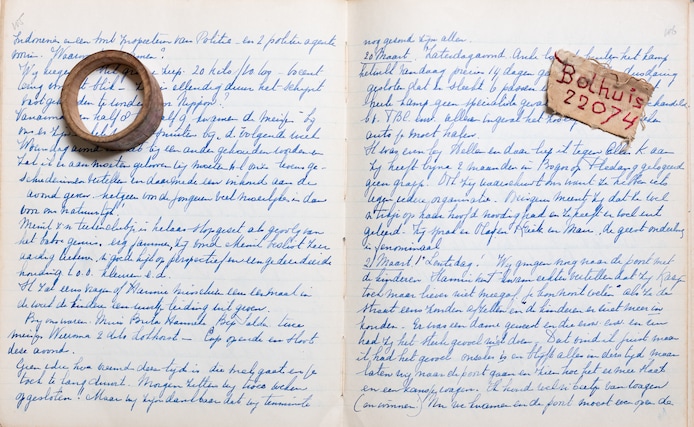 Het dagboek dat haar oma bijhield.