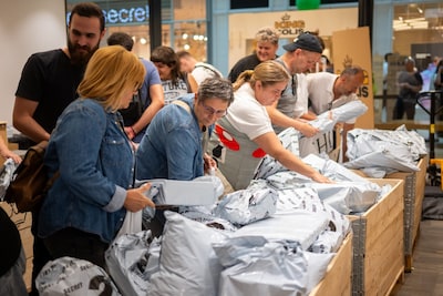 Smartwatches en seksspeeltjes: de 'verloren pakketten' pop-upwinkel komt naar Rotterdam