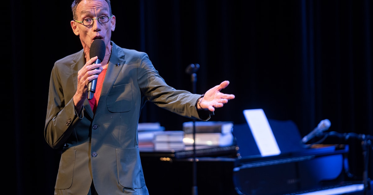 Cabaret onder de sterren: Dolf Jansen treedt op in het openluchttheater van Culemborg